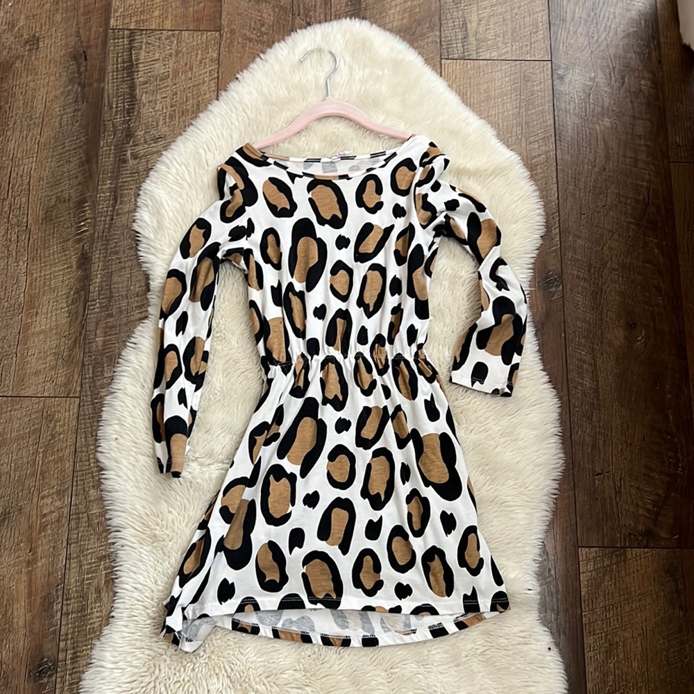 Girls long sleeve fall dress.